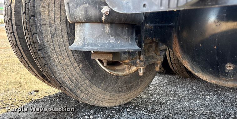 image for item EA7826 2016 Freightliner Cascadia 125 semi truck