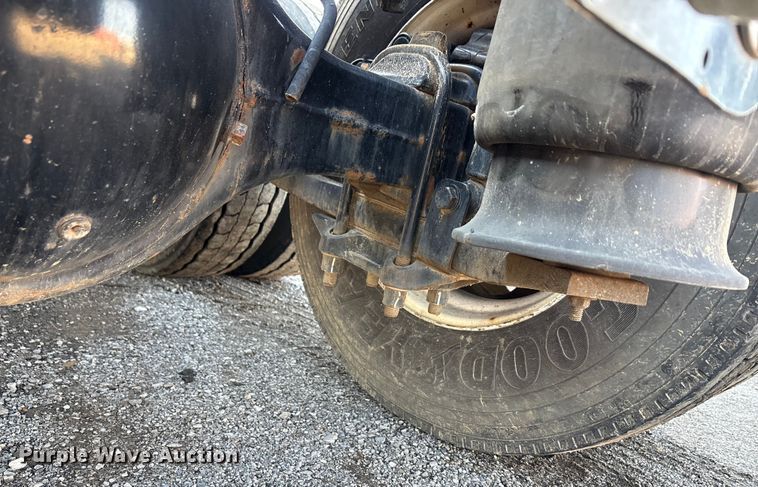 image for item EA7826 2016 Freightliner Cascadia 125 semi truck