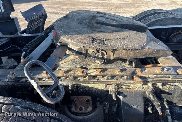 image for item EA7826 2016 Freightliner Cascadia 125 semi truck