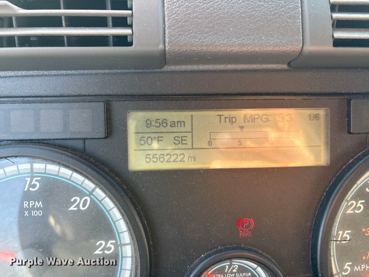 image for item EA7826 2016 Freightliner Cascadia 125 semi truck