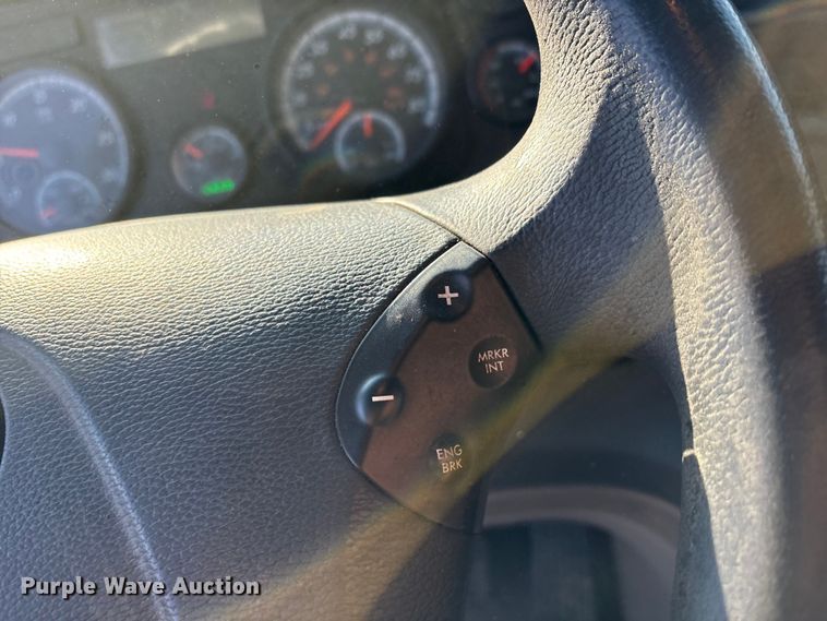 image for item EA7826 2016 Freightliner Cascadia 125 semi truck