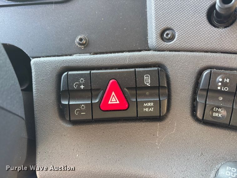 image for item EA7826 2016 Freightliner Cascadia 125 semi truck