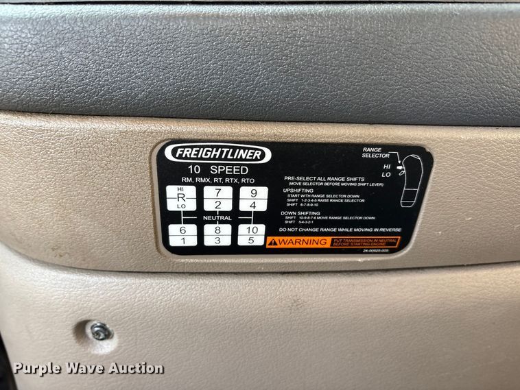 image for item EA7826 2016 Freightliner Cascadia 125 semi truck