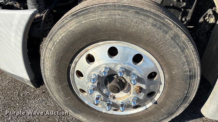 image for item EA7826 2016 Freightliner Cascadia 125 semi truck