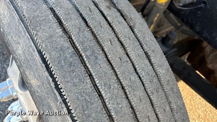 image for item EA7826 2016 Freightliner Cascadia 125 semi truck