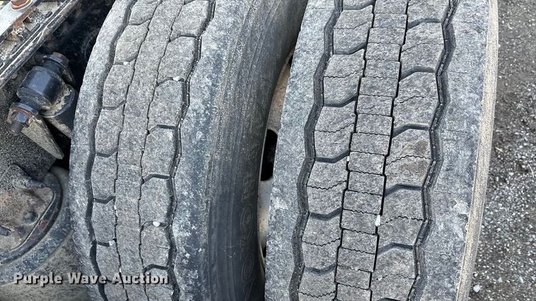 image for item EA7826 2016 Freightliner Cascadia 125 semi truck