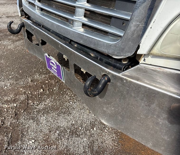 image for item EA7831 2012 Freightliner Cascadia semi truck