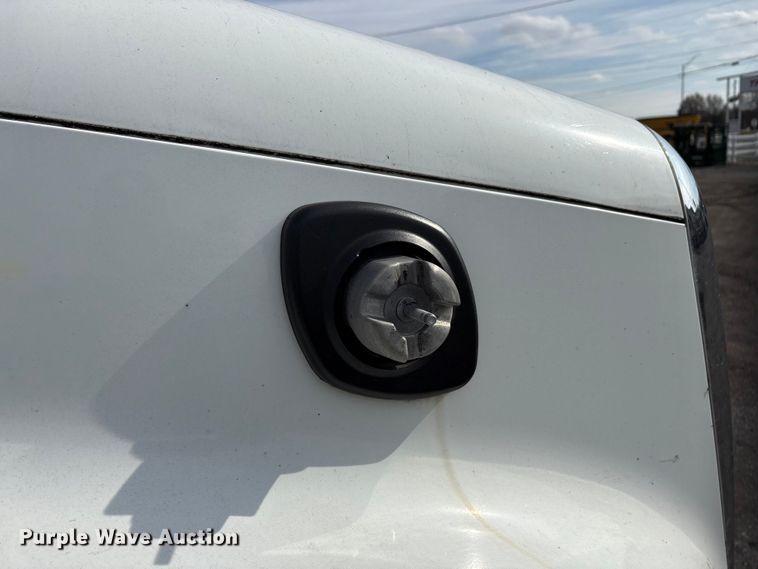 image for item EA7831 2012 Freightliner Cascadia semi truck