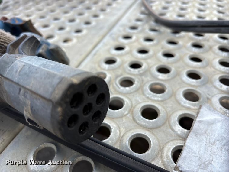 image for item EA7831 2012 Freightliner Cascadia semi truck