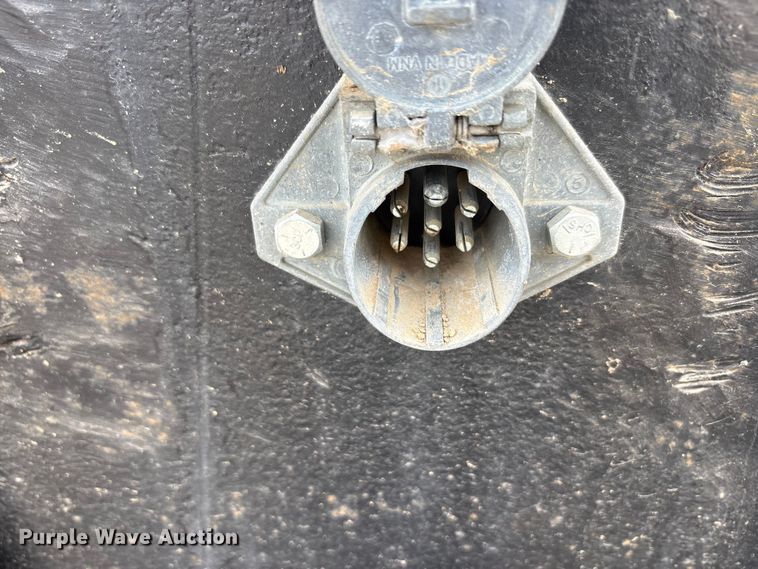 image for item EA7831 2012 Freightliner Cascadia semi truck