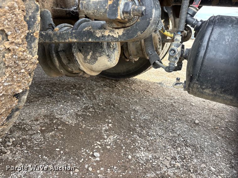 image for item EA7831 2012 Freightliner Cascadia semi truck