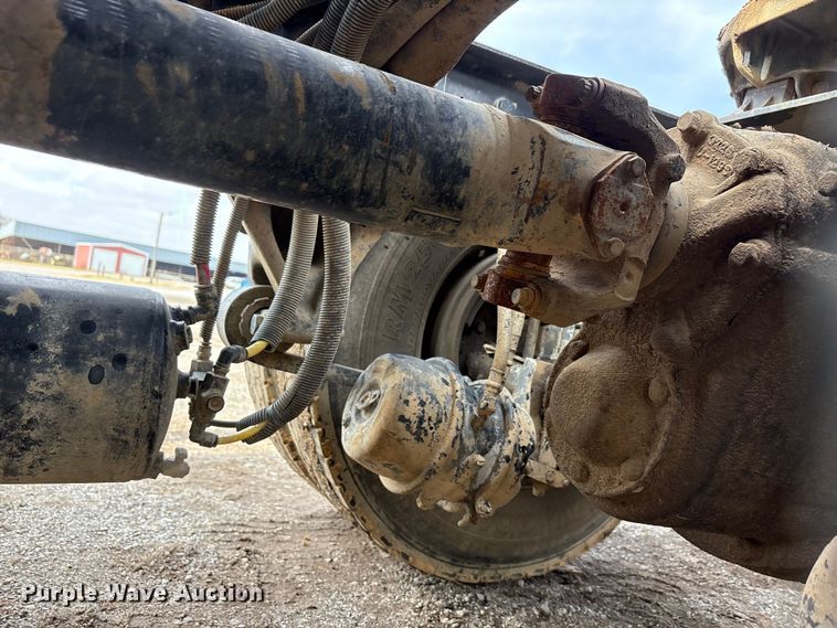 image for item EA7831 2012 Freightliner Cascadia semi truck