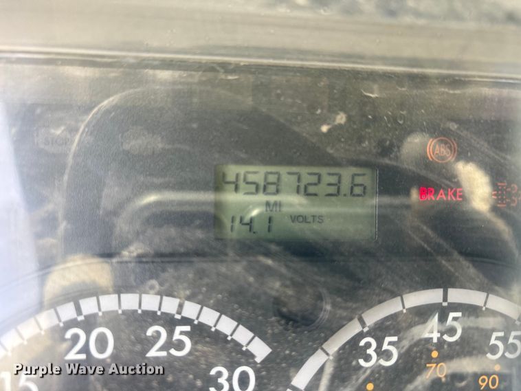 image for item EA7831 2012 Freightliner Cascadia semi truck