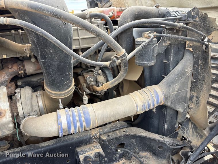 image for item EA7831 2012 Freightliner Cascadia semi truck