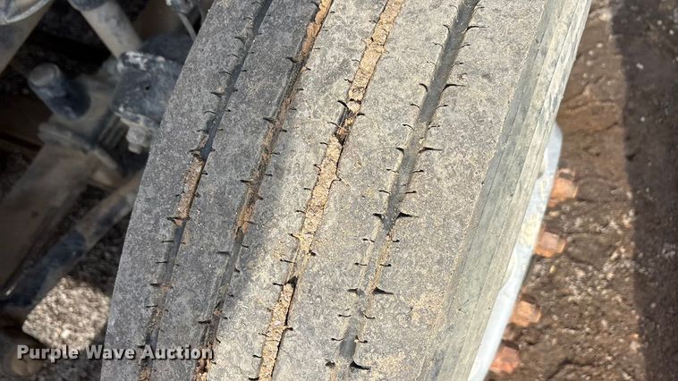 image for item EA7831 2012 Freightliner Cascadia semi truck