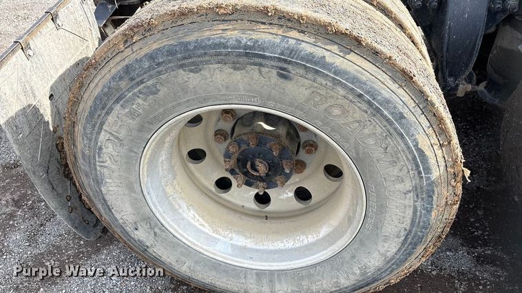 image for item EA7831 2012 Freightliner Cascadia semi truck