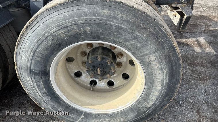 image for item EA7831 2012 Freightliner Cascadia semi truck