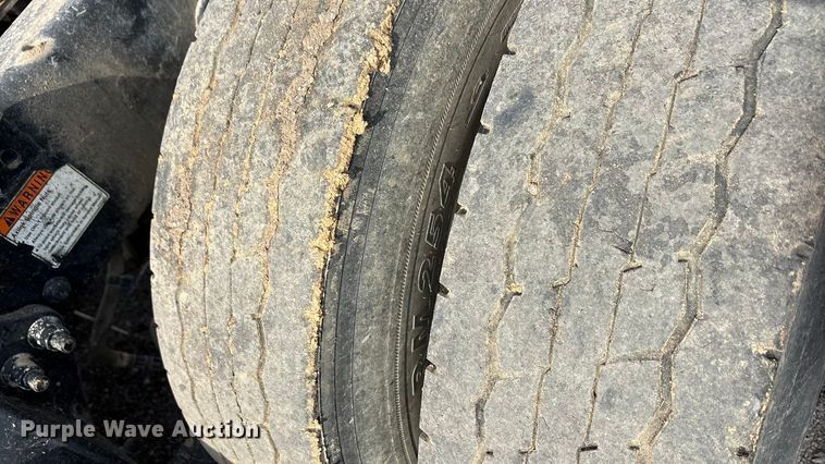 image for item EA7831 2012 Freightliner Cascadia semi truck