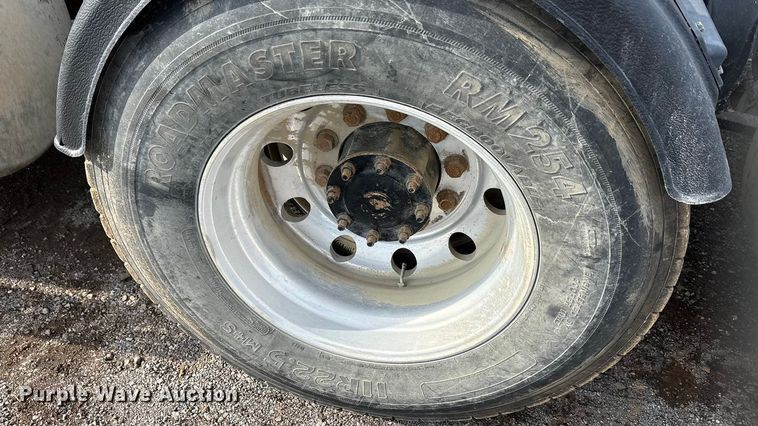 image for item EA7831 2012 Freightliner Cascadia semi truck