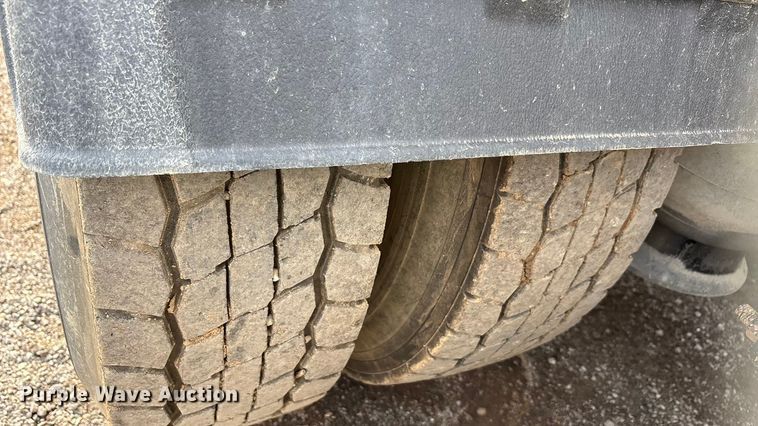 image for item EA7831 2012 Freightliner Cascadia semi truck