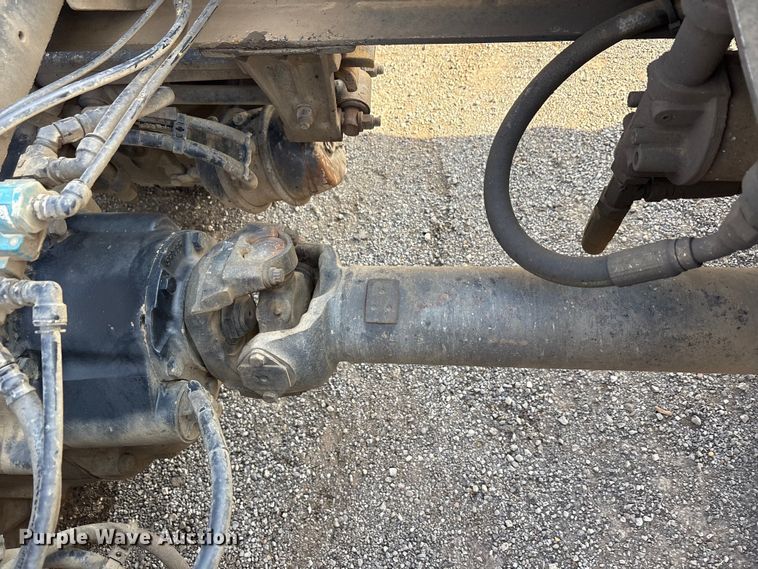 image for item EA7833 2013 Peterbilt 367 semi truck