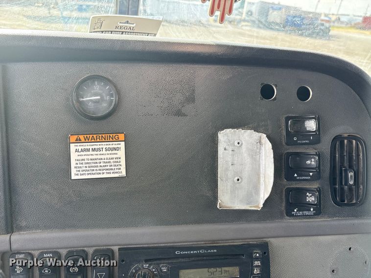 image for item EA7833 2013 Peterbilt 367 semi truck