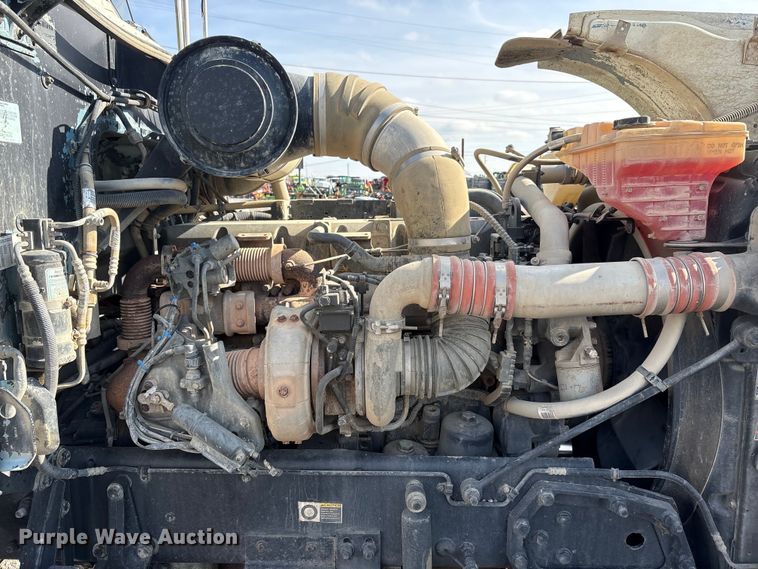 image for item EA7833 2013 Peterbilt 367 semi truck