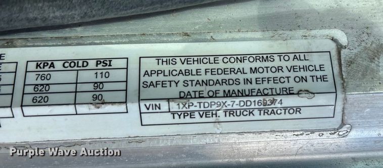 image for item EA7833 2013 Peterbilt 367 semi truck