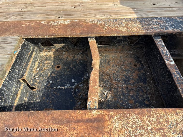 image for item EA7834 2014 Trail King lowboy equipment trailer