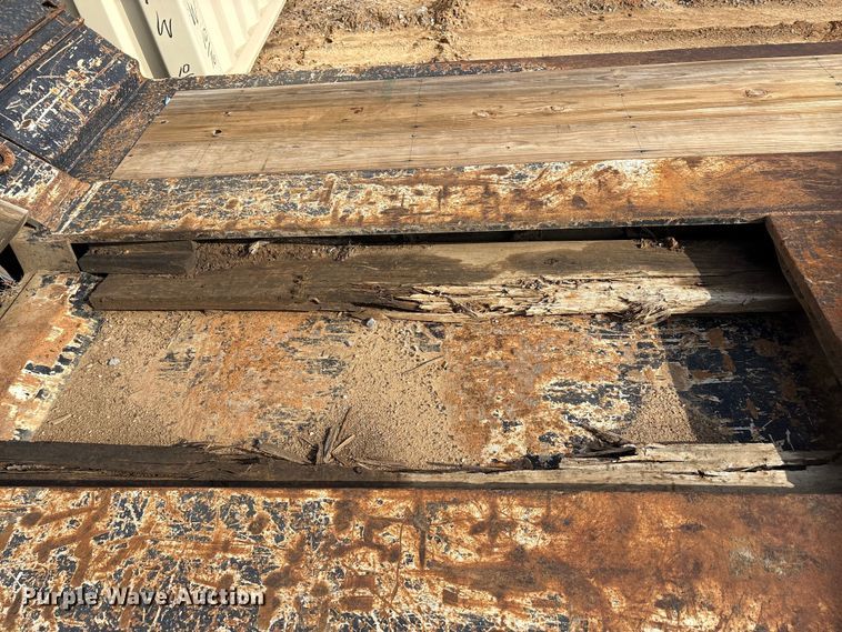 image for item EA7834 2014 Trail King lowboy equipment trailer