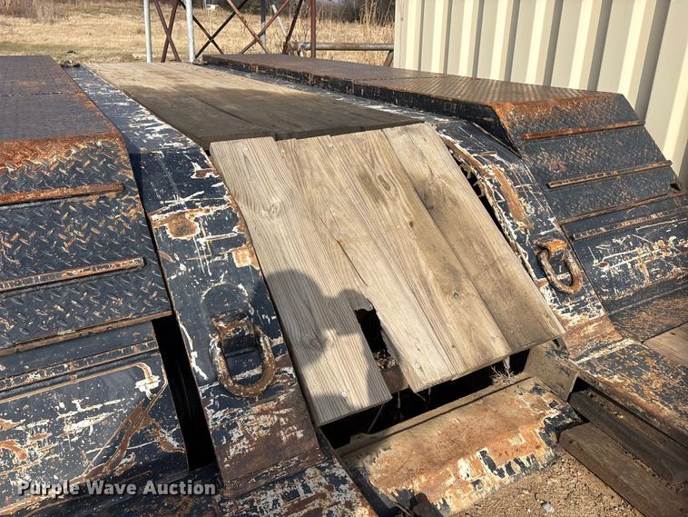 image for item EA7834 2014 Trail King lowboy equipment trailer