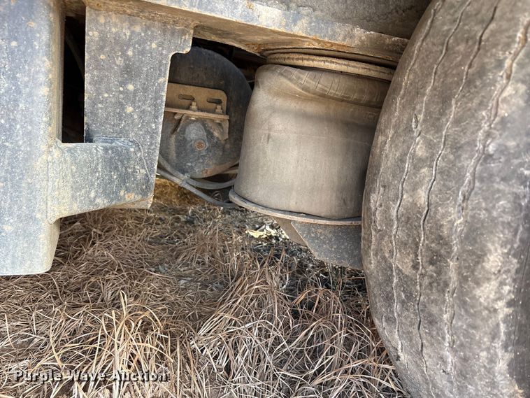 image for item EA7834 2014 Trail King lowboy equipment trailer