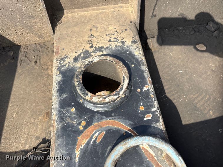 image for item EA7834 2014 Trail King lowboy equipment trailer