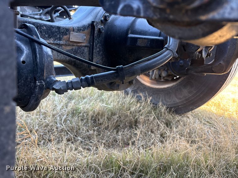 image for item EA7901 2019 Volvo VNL semi truck