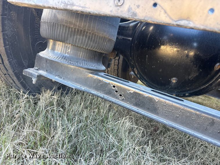 image for item EA7901 2019 Volvo VNL semi truck