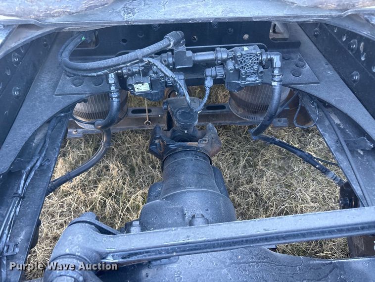 image for item EA7901 2019 Volvo VNL semi truck