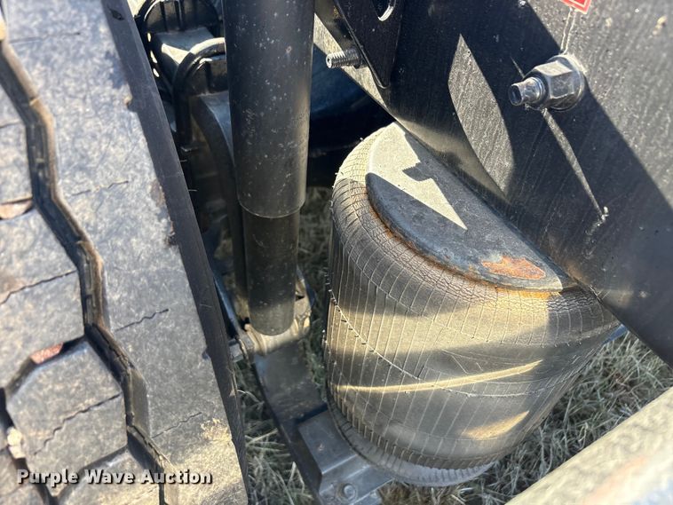 image for item EA7901 2019 Volvo VNL semi truck