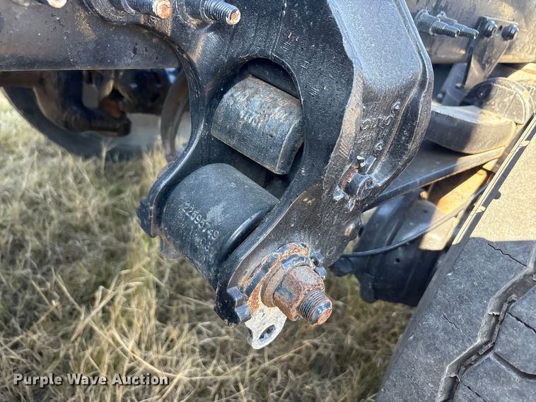 image for item EA7901 2019 Volvo VNL semi truck