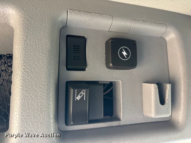 image for item EA7901 2019 Volvo VNL semi truck