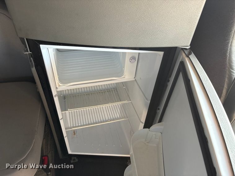 image for item EA7901 2019 Volvo VNL semi truck