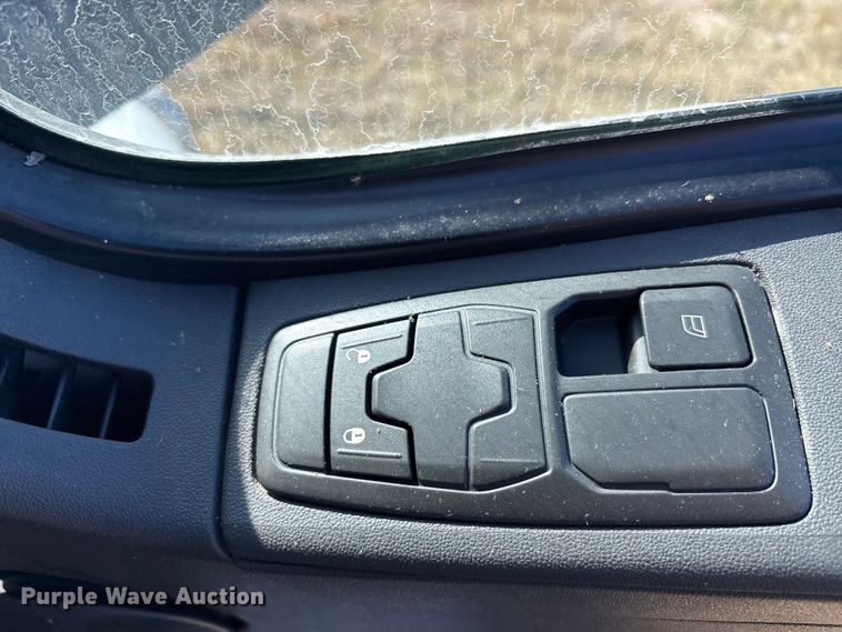 image for item EA7901 2019 Volvo VNL semi truck