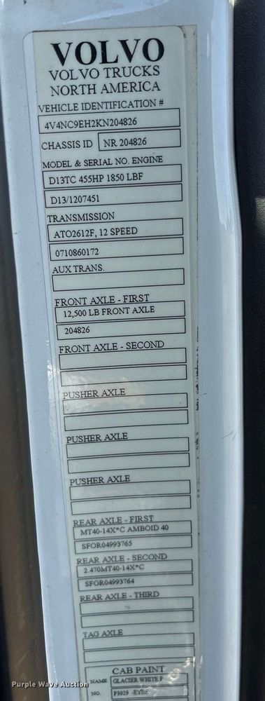 image for item EA7901 2019 Volvo VNL semi truck