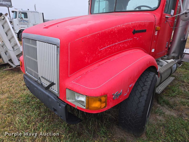 image for item EB1163 1993 International Harvester 9400 semi truck
