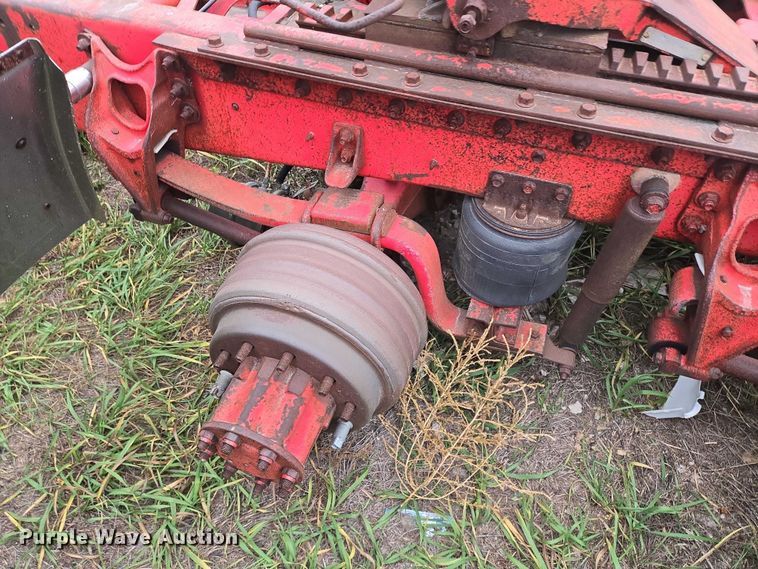 image for item EB1163 1993 International Harvester 9400 semi truck