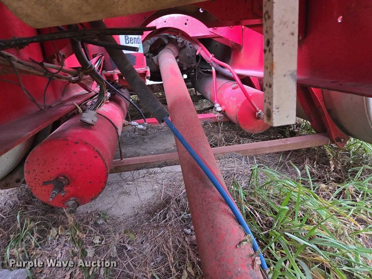 image for item EB1163 1993 International Harvester 9400 semi truck