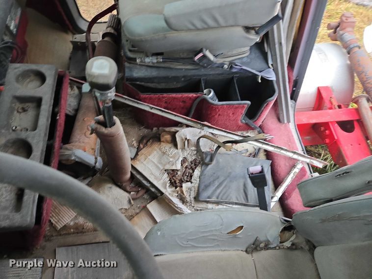 image for item EB1163 1993 International Harvester 9400 semi truck