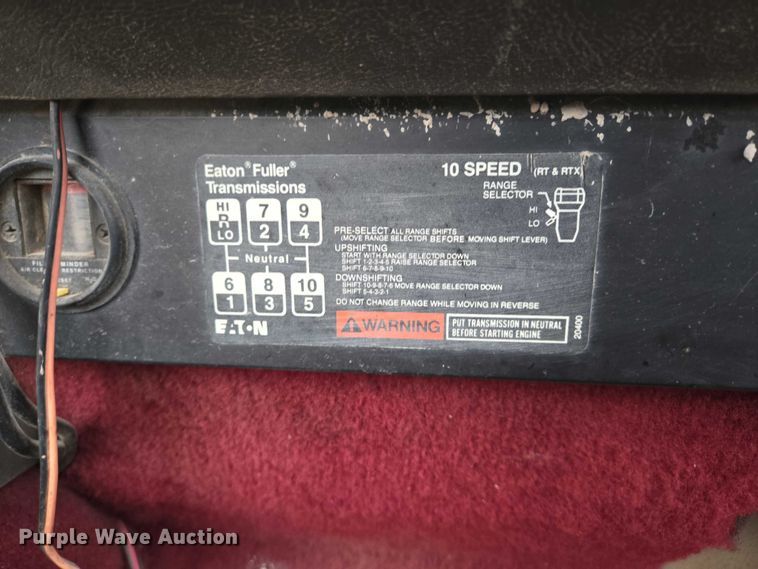 image for item EB1163 1993 International Harvester 9400 semi truck