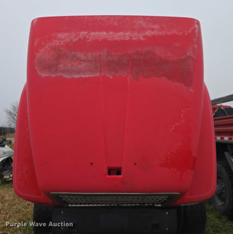 image for item EB1163 1993 International Harvester 9400 semi truck