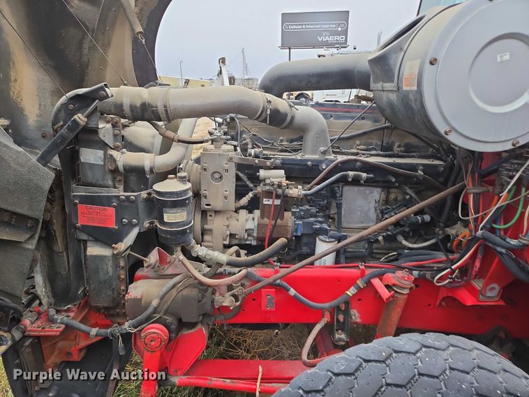 image for item EB1163 1993 International Harvester 9400 semi truck