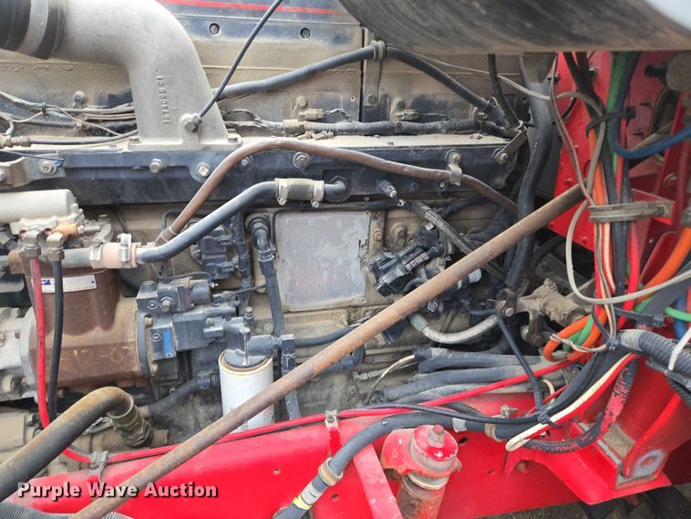 image for item EB1163 1993 International Harvester 9400 semi truck